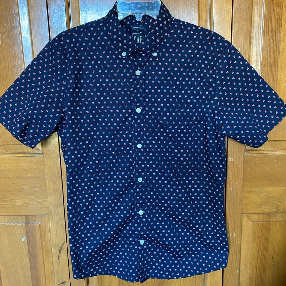 Gap Standard Stretch Button Down Collar Top